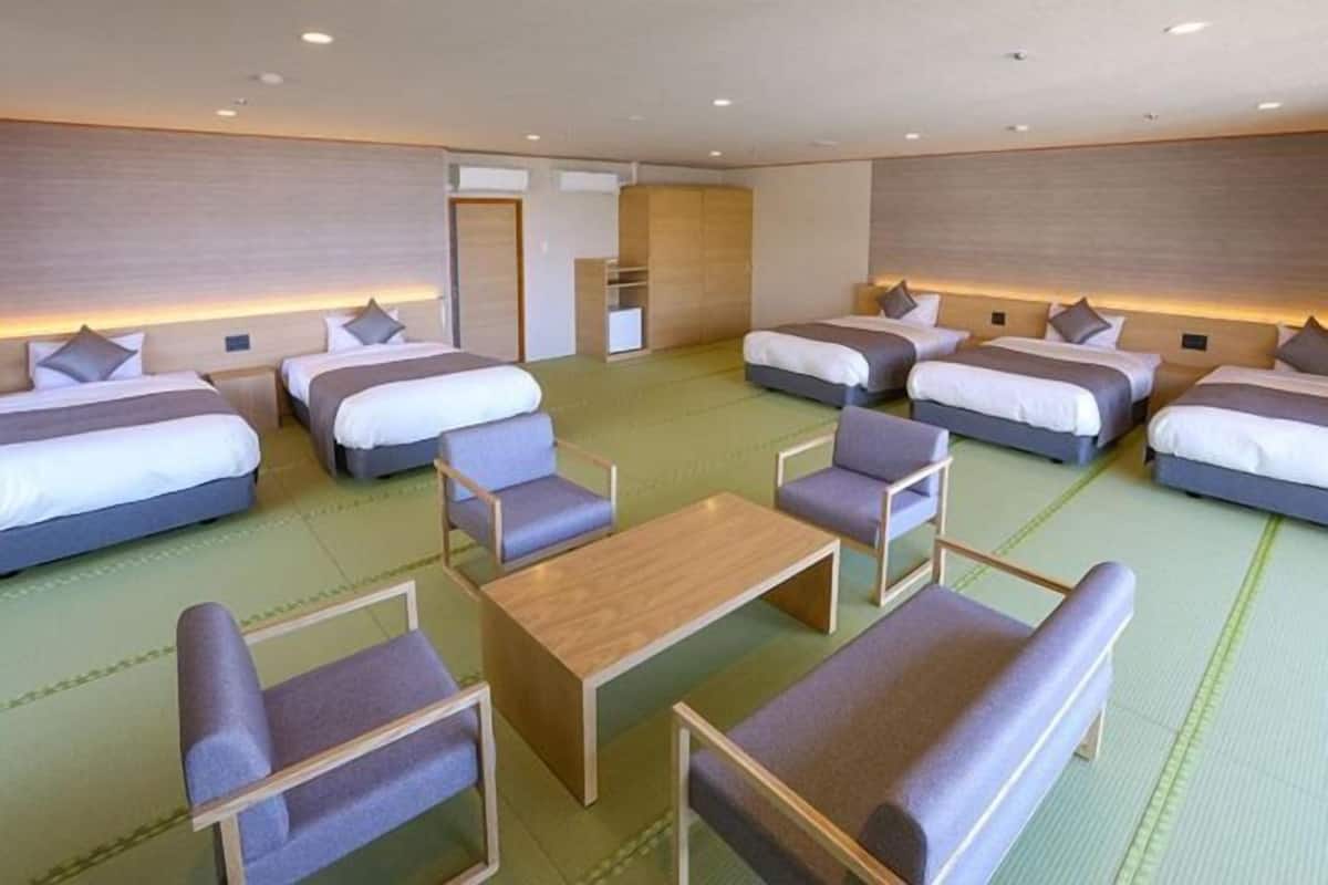 1 habitación, decoración personalizada y ropa de cama