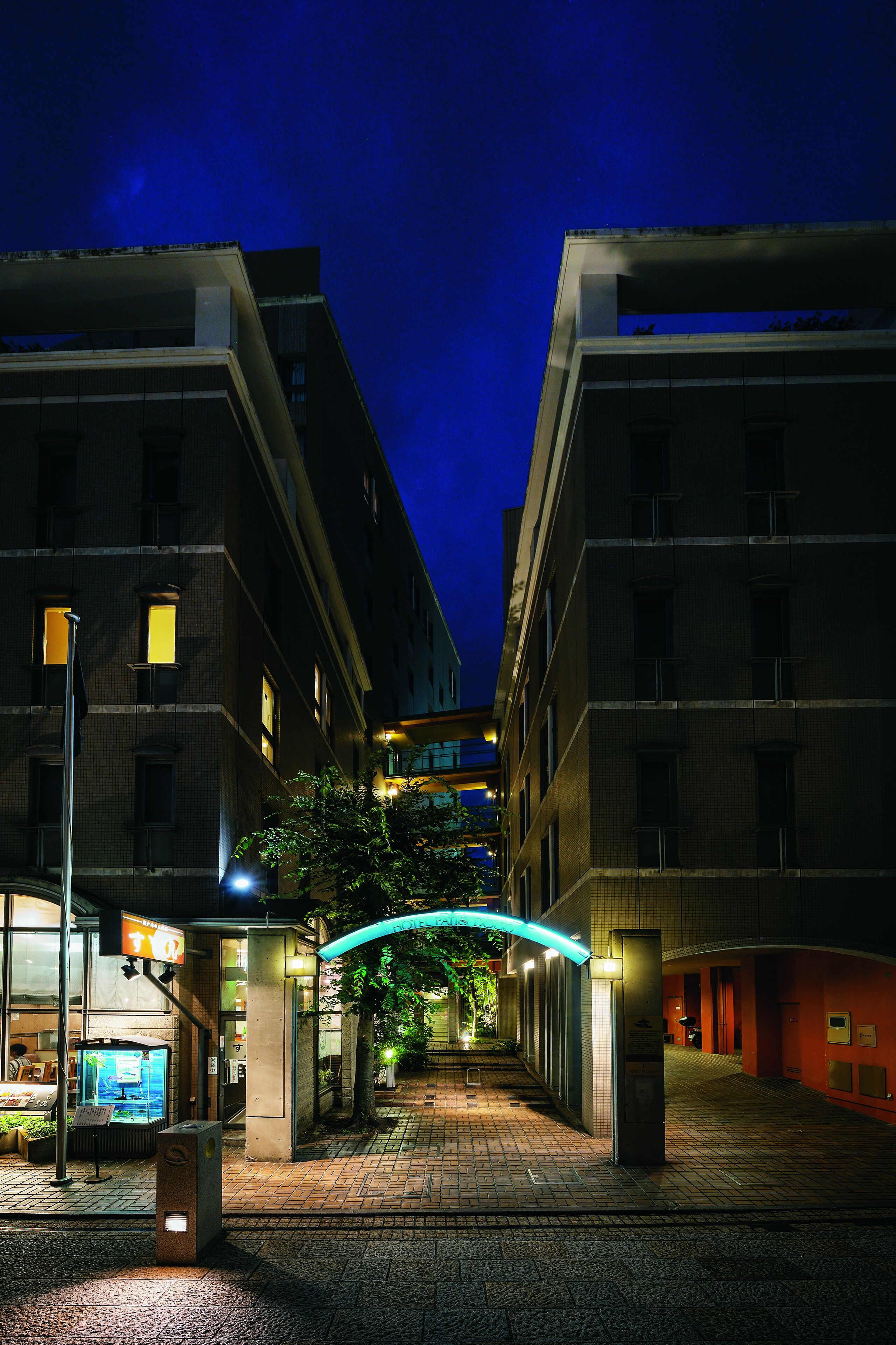 住宿正面 (夜晚)