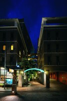 住宿正面 - 傍晚/夜晚