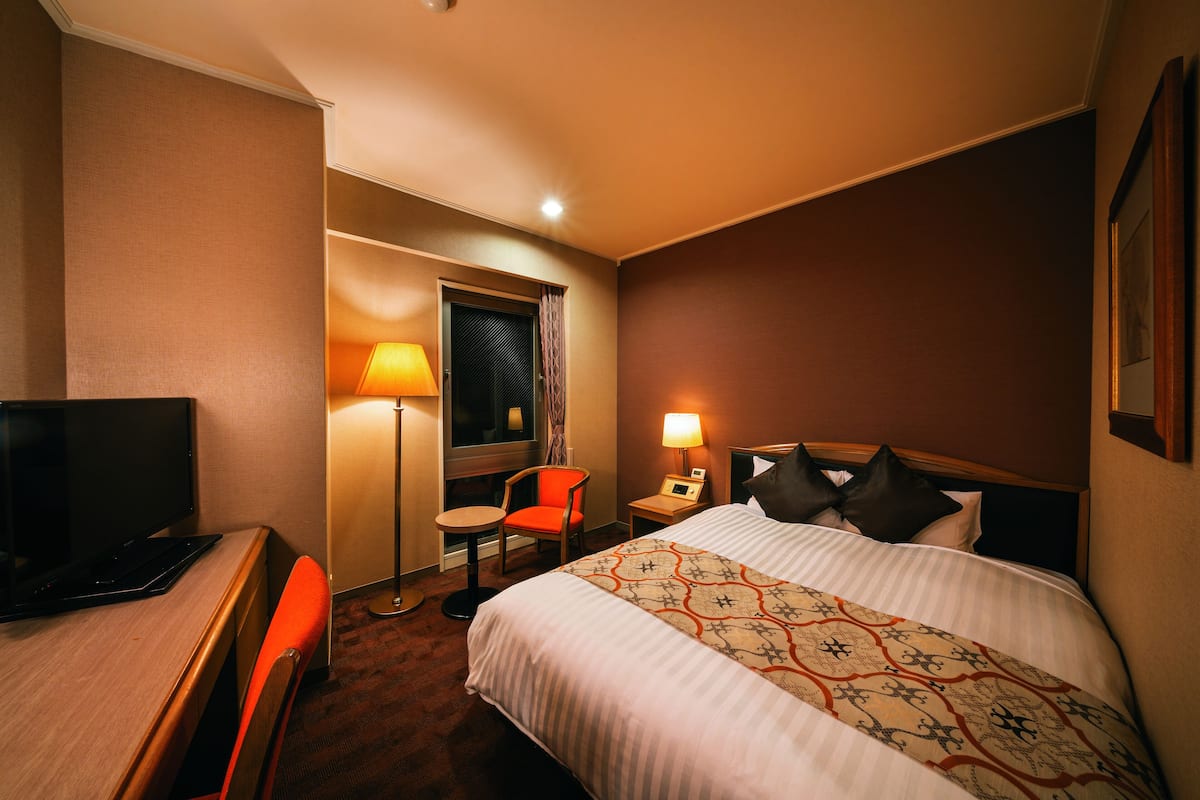 Deluxe Double Room, 1 Katil Ratu (Queen), Smoking | Meja, Wi-fi percuma 