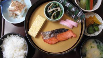 Desayuno japonés todos los días (con cargo)