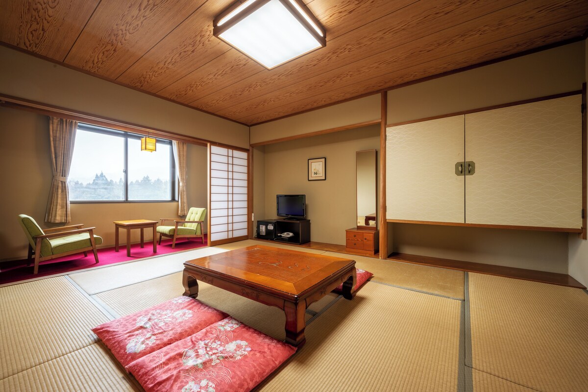 Rom – classic, flere senger (Japanese Style) | Safe på rommet, strykejern/-brett, wi-fi (inkludert) og sengetøy