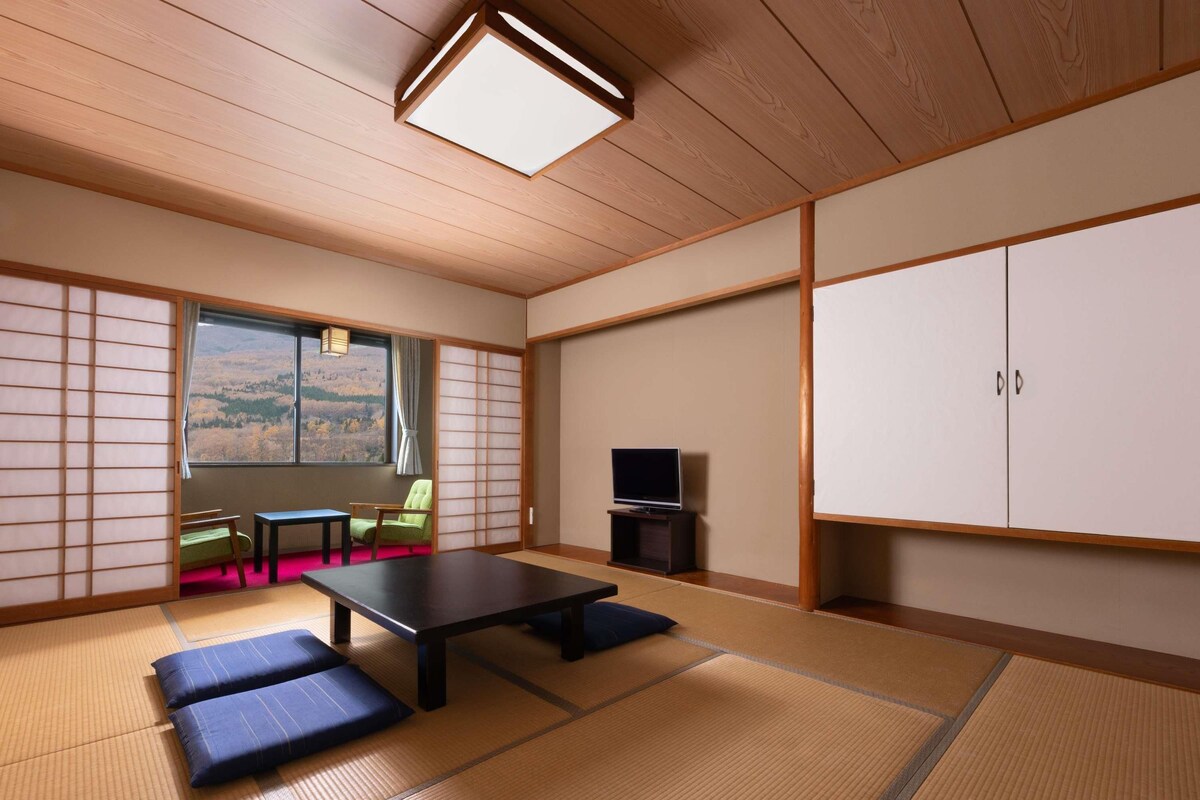 Rom – classic, flere senger (Japanese Style) | Safe på rommet, strykejern/-brett, wi-fi (inkludert) og sengetøy