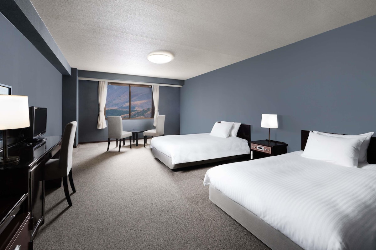 In-room safe, iron/ironing board, free WiFi, bed sheets