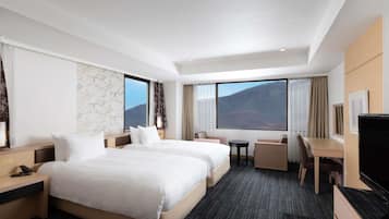 Privilege, 豪華套房, 2 張單人床, 山景 | 房內夾萬、熨斗/熨衫板、免費 Wi-Fi、床單