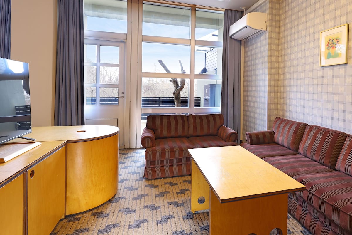 In-room safe, desk, free WiFi, bed sheets