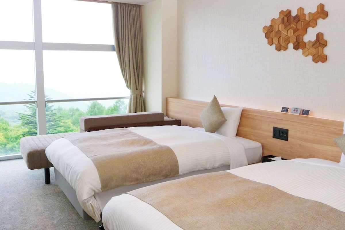 In-room safe, desk, free WiFi, bed sheets