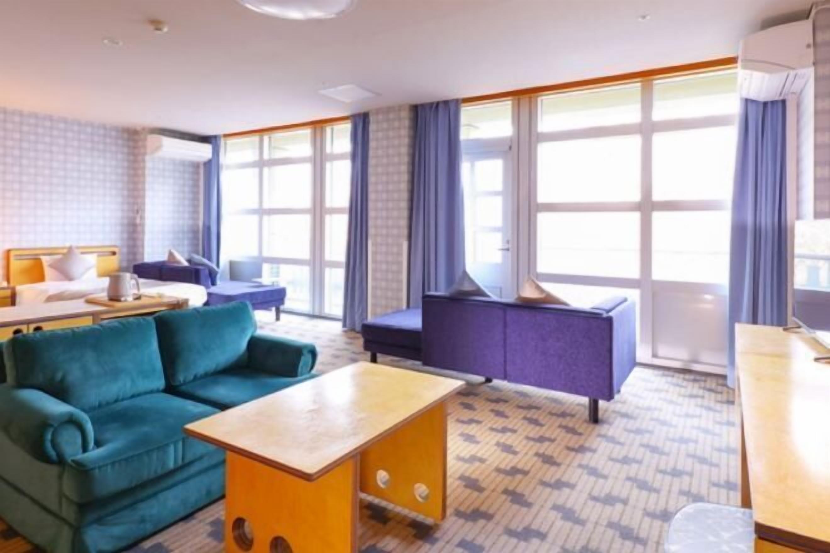 Living area | Flat-screen TV