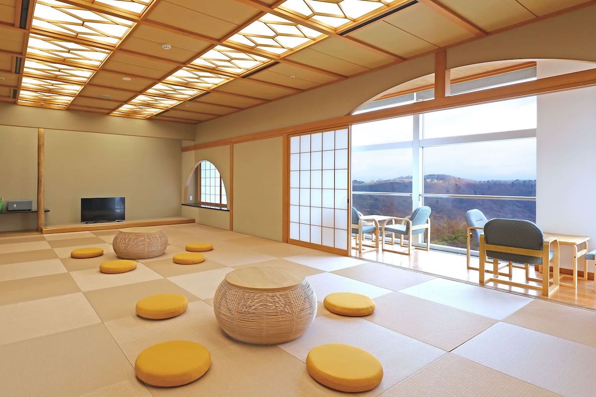 Standard Japanese-Style-Room with 30 Tatami mats - Shared Bathroom - Non-Smoking | In-room safe, desk, free WiFi, bed sheets