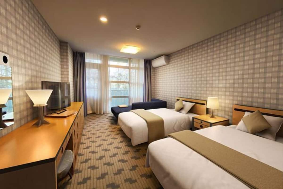 In-room safe, desk, free WiFi, bed sheets