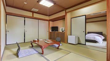 Japanese Style Room with Shared Bathroom | Down duvets, in-room safe, free WiFi, bed sheets