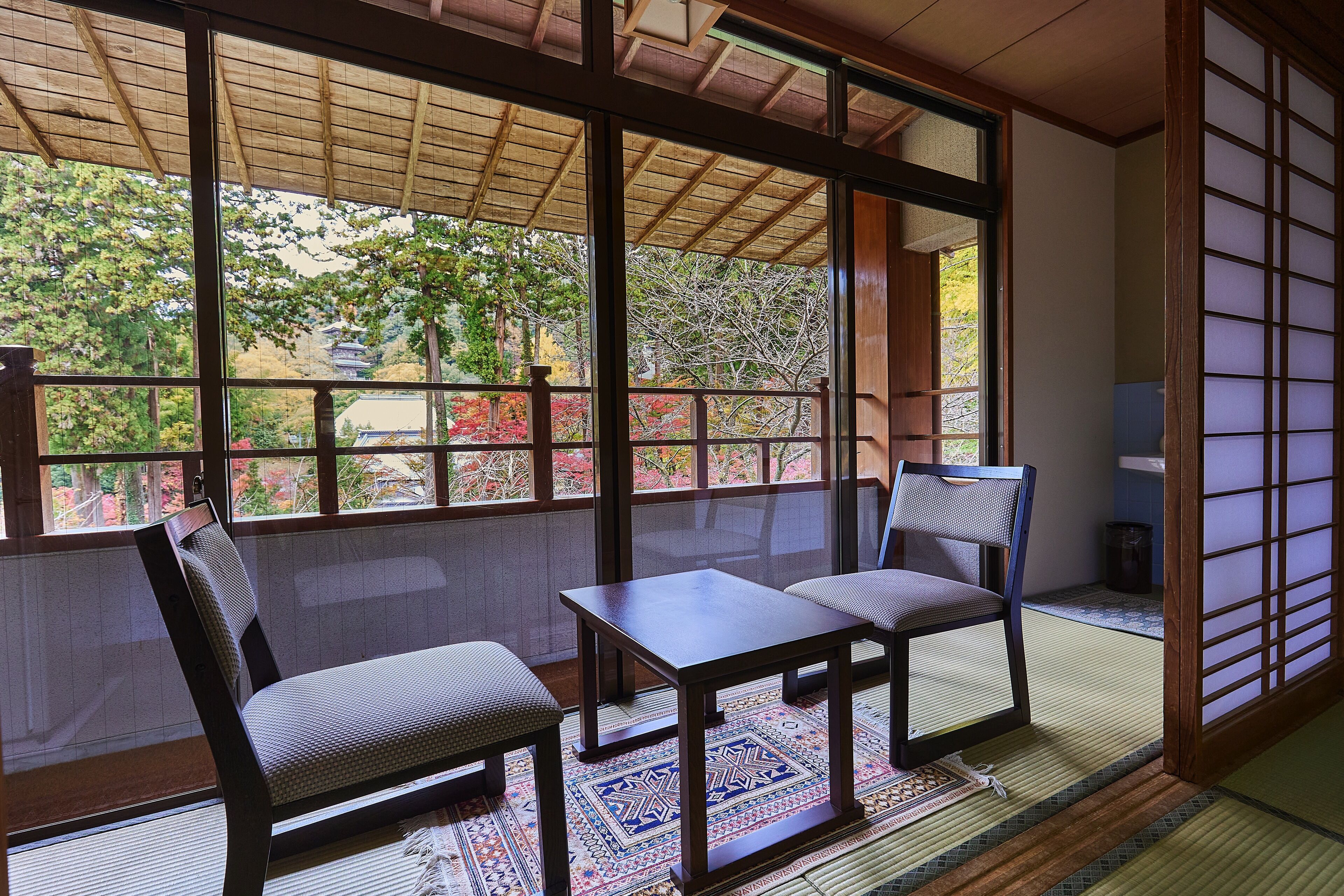 Quarto casal ou duplo tradicional, banheiro compartilhado | Edredons de pluma, cofres nos quartos, Wi-Fi de cortesia, roupa de cama