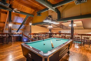 Bar (in der Unterkunft)