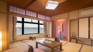 Unclassified image, 4 of 36, button - Ten Ten Temari (Matsue)
