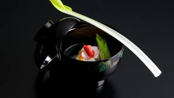餐饮