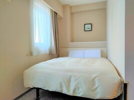 办公桌、免费高速有线上网、床单