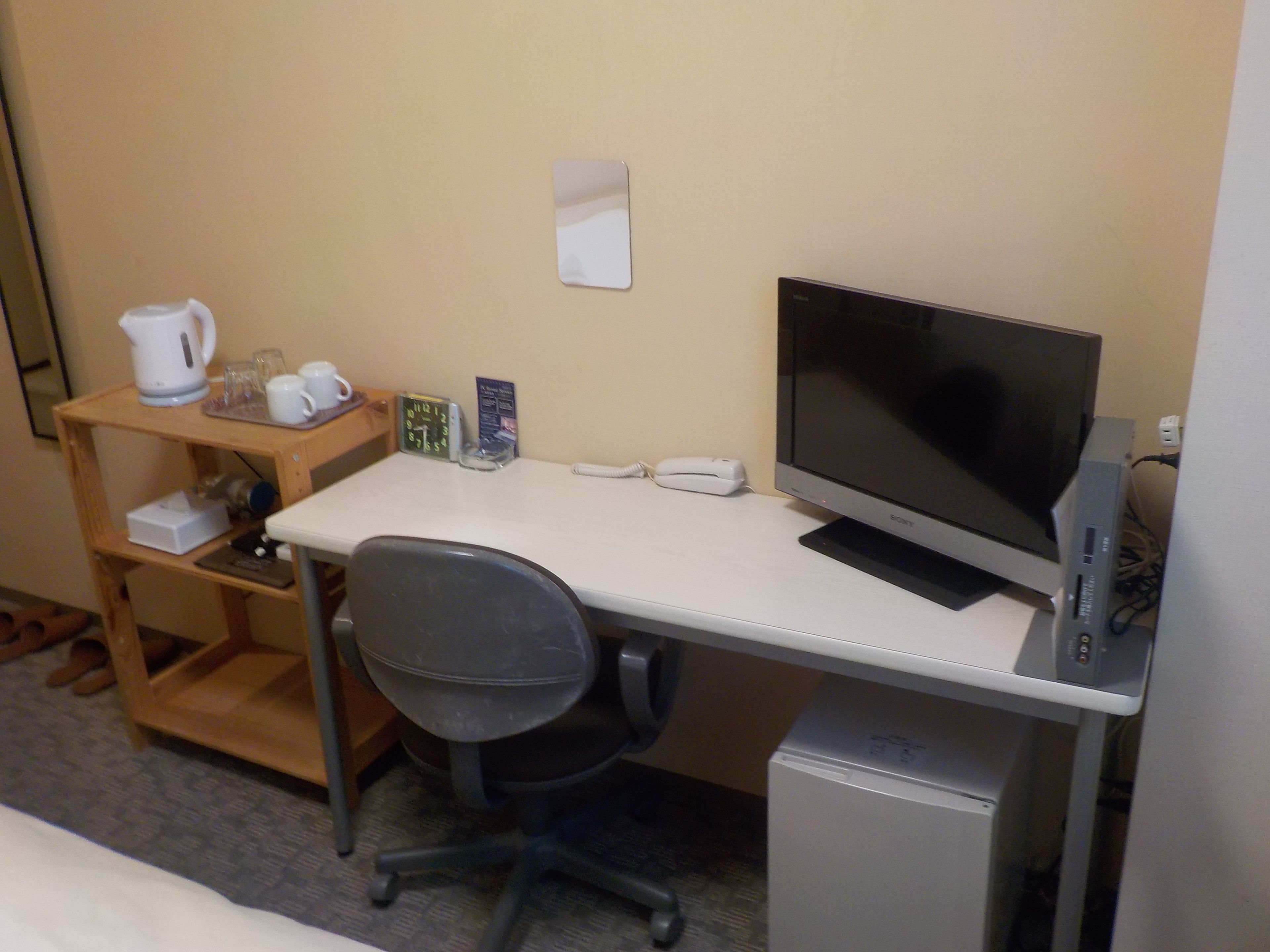 desk, free wired internet, bed sheets