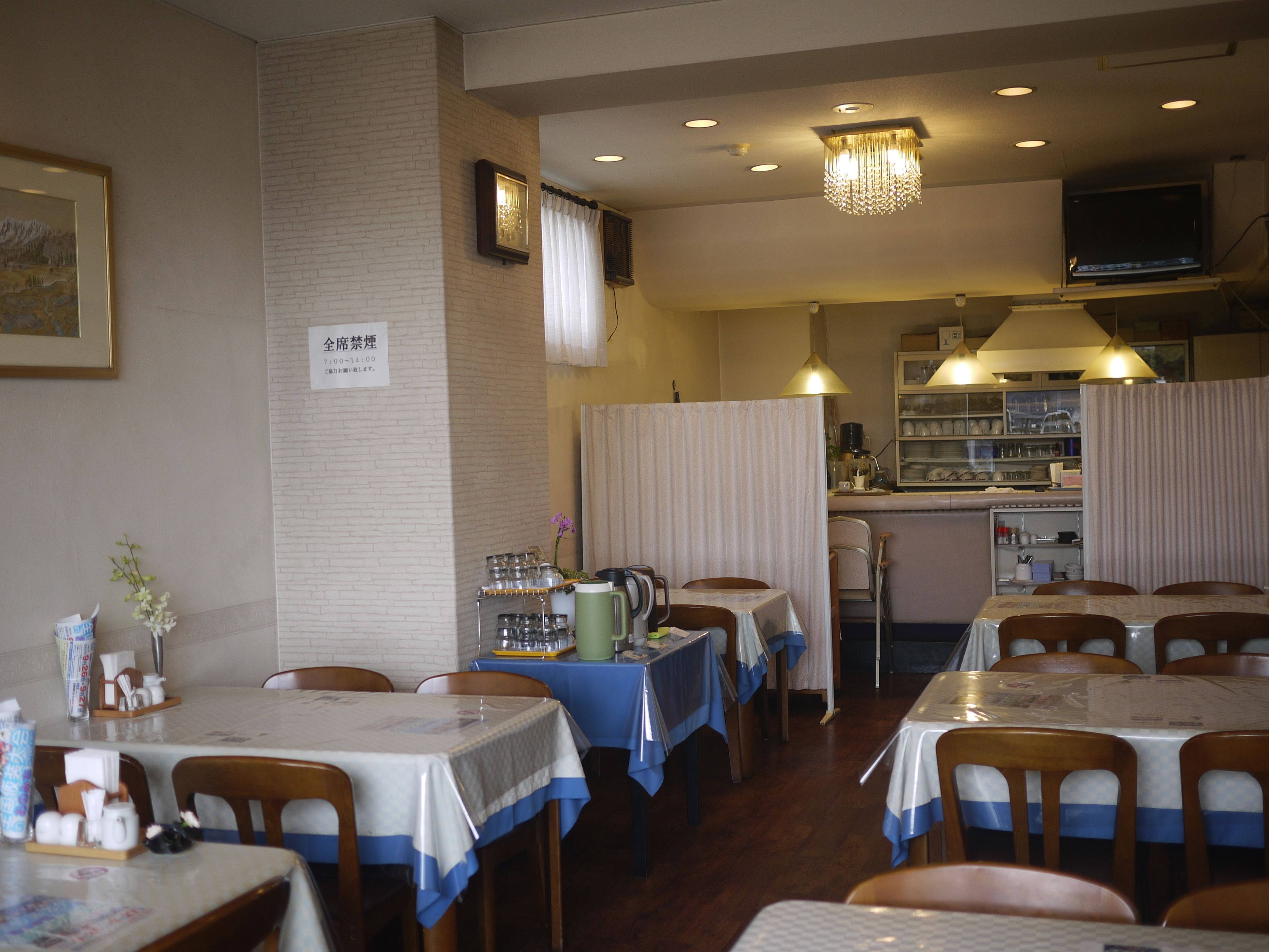 Aperto a colazione, pranzo e cena