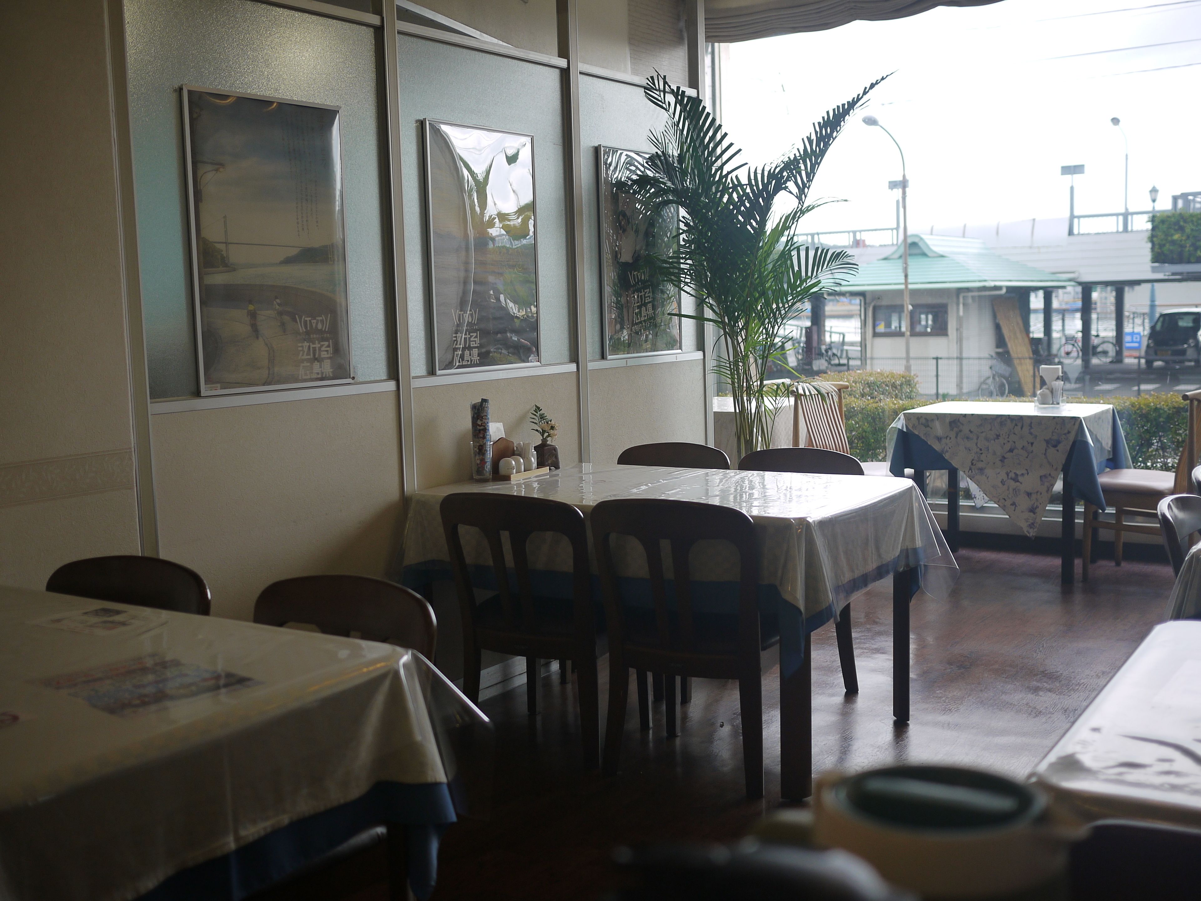 Breakfast, lunch and dinner served