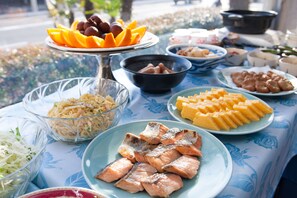 Desayuno buffet todos los días (con cargo)
