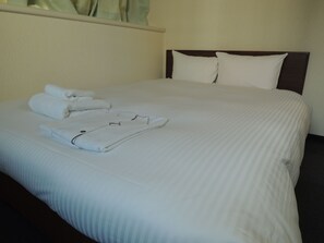 Iron/ironing board, free WiFi, bed sheets - Hotel Green City (Sendai)