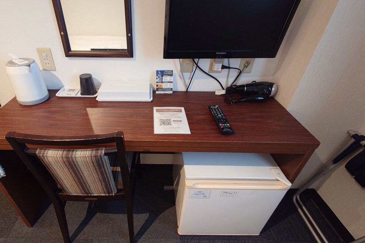 Iron/ironing board (on request), WiFi (free), bed sheets