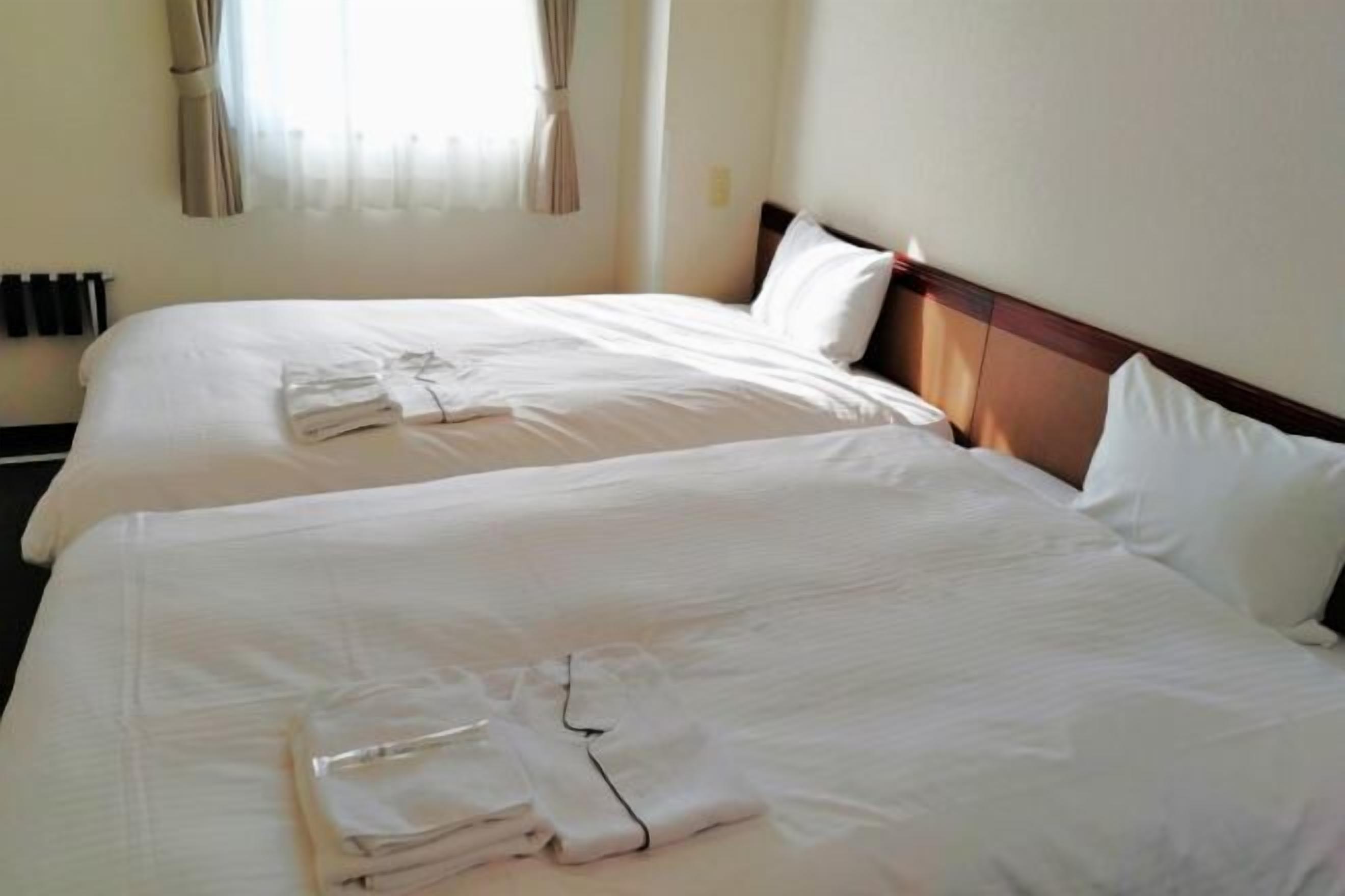 熨斗/熨板、免费 WiFi、床单