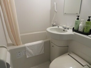 Combined shower/bathtub, free toiletries, hair dryer, bathrobes - Hotel New Saitama (Saitama)