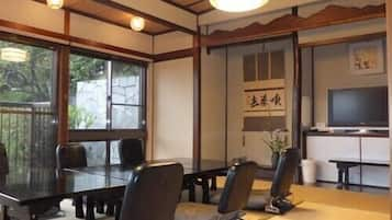 Japanese Style Room | In-room safe, desk, free WiFi