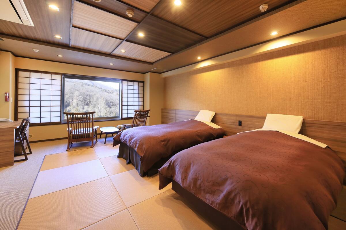 高級三人房, 非吸煙房 (on High Floor with Shower) | 免費 Wi-Fi、床單