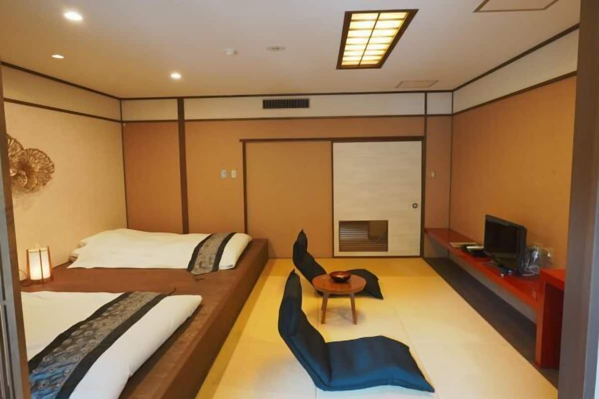 Cofres nos quartos, escrivaninha, Wi-Fi de cortesia