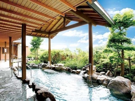 Spa. Komagane Premont Hotel