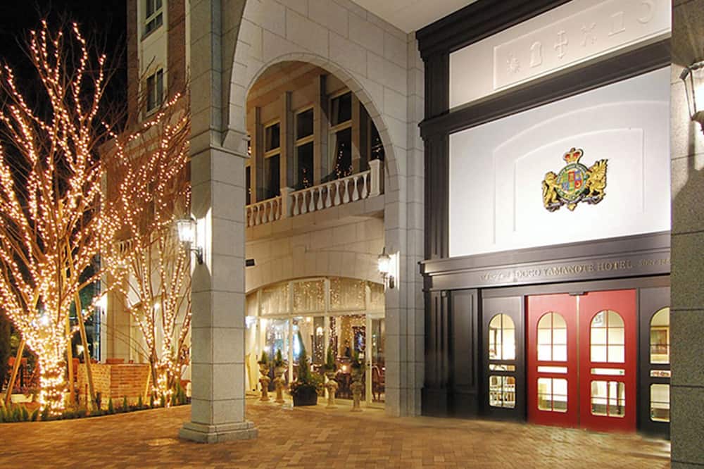 Old England Dogo Yamanote Hotel