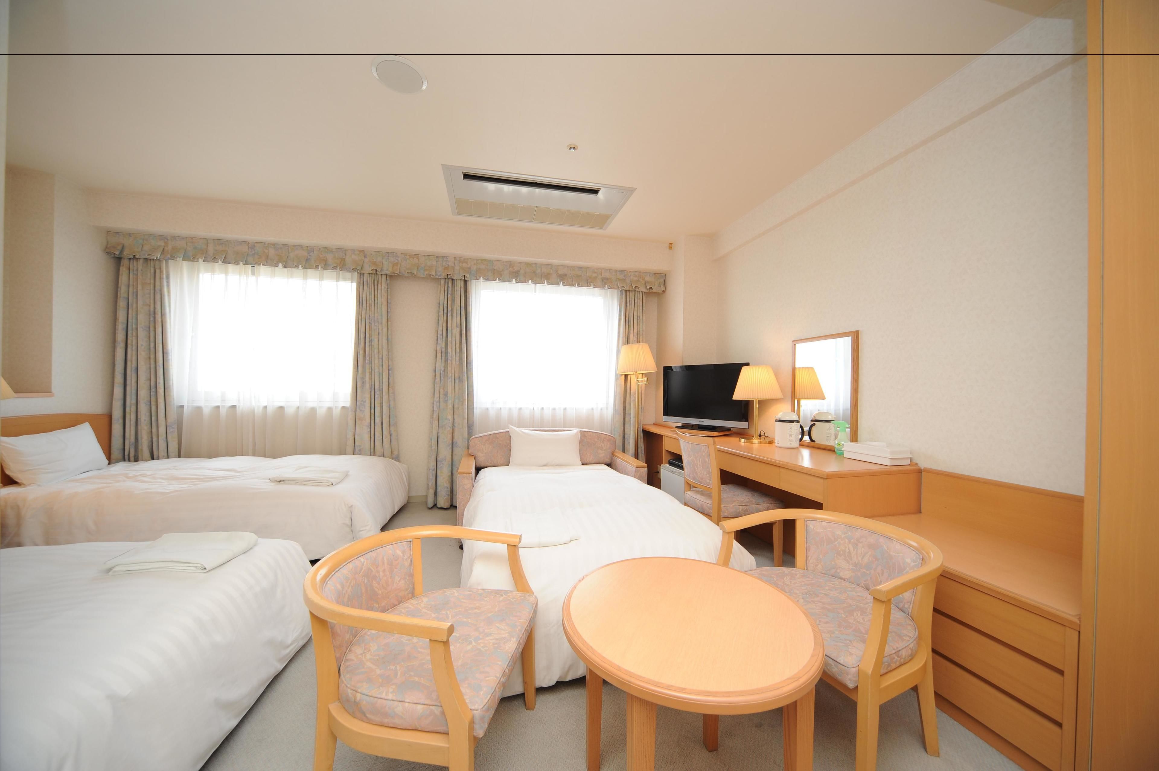 triple room c, non smoking | in-room safe, desk, soundproofing, free wifi