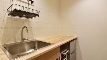 Comfort-huone | Yksityinen keittiö | Jääkaappi, kahvin-/teenkeitin