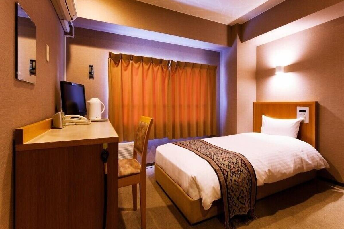 Business Single Room | In-room safe, WiFi (free)
