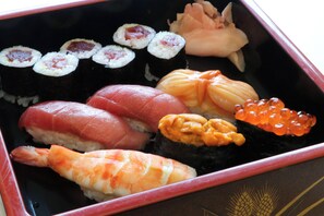 餐飲