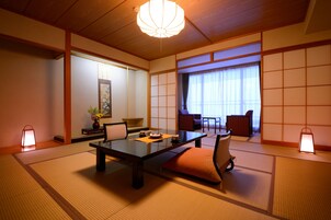 In-room safe, desk, free WiFi, bed sheets