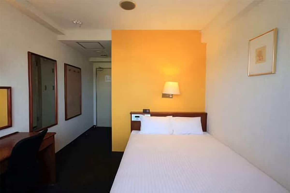 Desk, blackout drapes, iron/ironing board, free WiFi