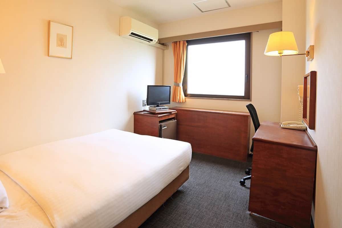 Desk, blackout drapes, iron/ironing board, free WiFi