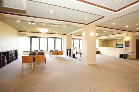 ๋ก๋น ์ข์ ๊ณต๊ฐ