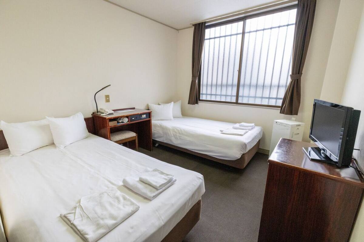 Free WiFi, bed sheets