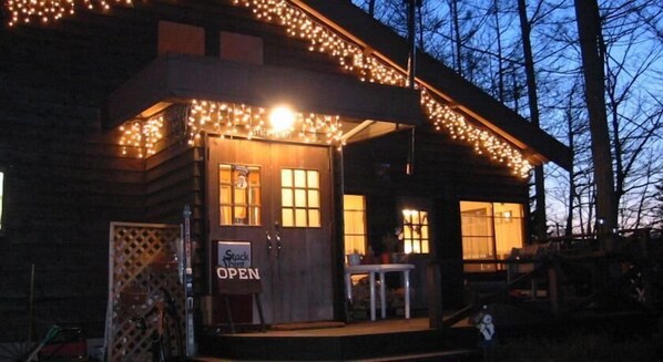 المنشأة من الخارج