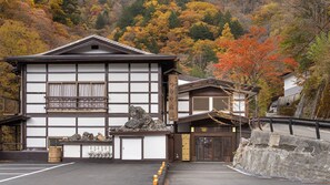 Exterior - Tsuruya Ryokan (Matsumoto)