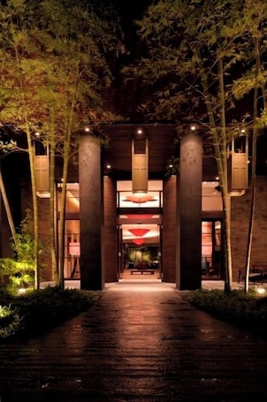 Exterior. Konaya Hotel