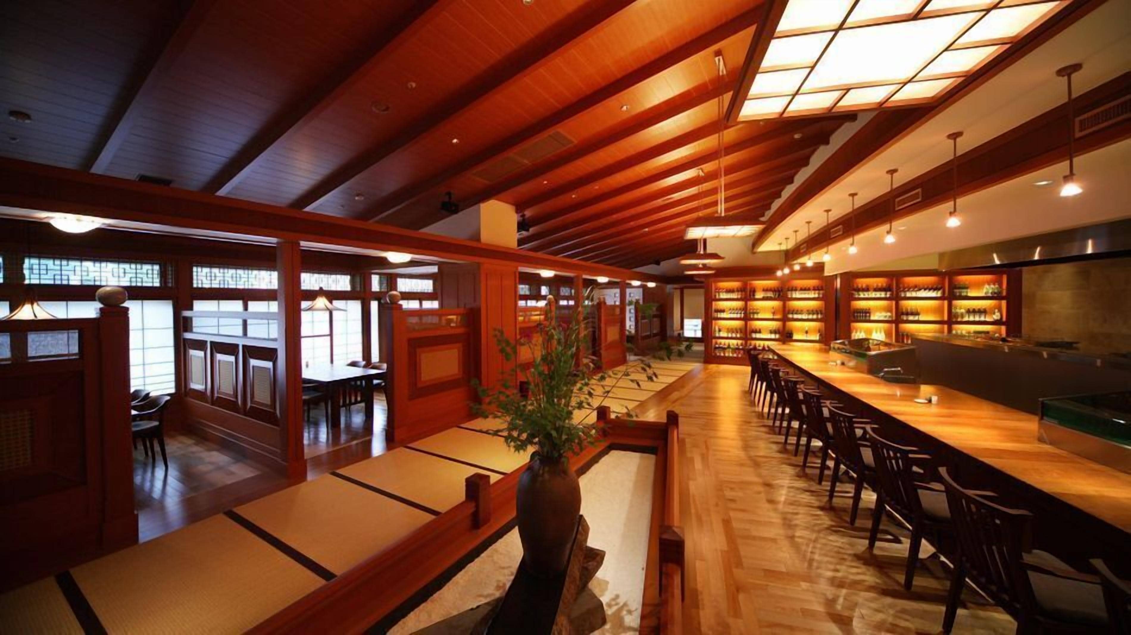Bar (trong khuôn viên)