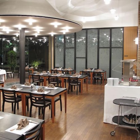 Dining. Central Hotel Kamojima