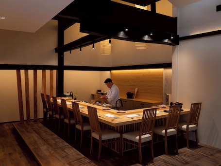 Servicio de la propiedad. Takanoya