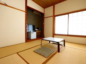 Kamar Tradisional (Japanese Style, Main Building) | Brankas dan Wi-Fi gratis