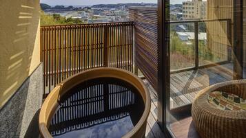 In-room safe, desk, free WiFi, bed sheets